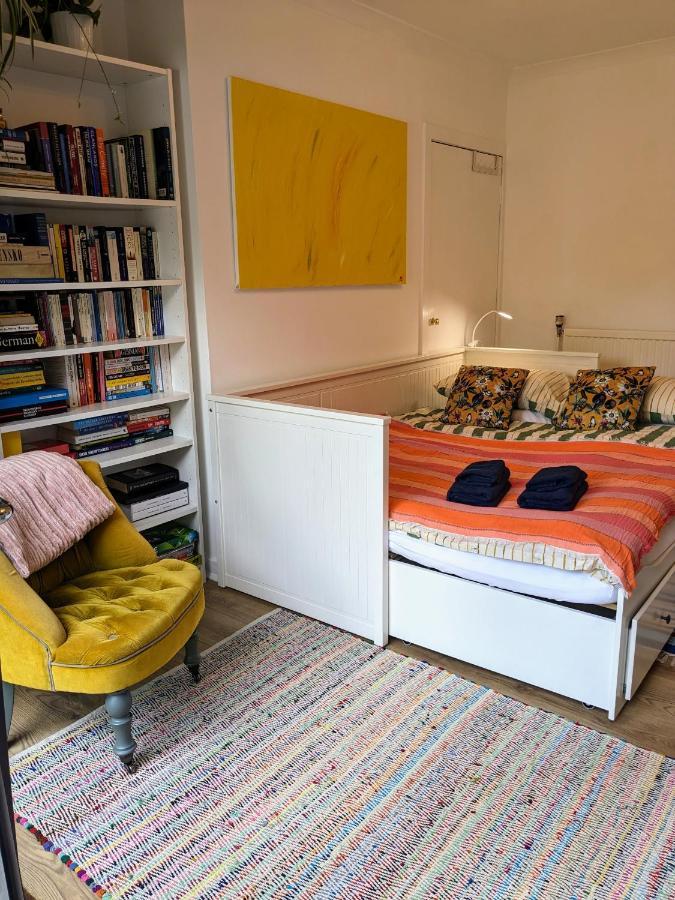 Private Room With Terrace And Free Parking EDI Exterior foto