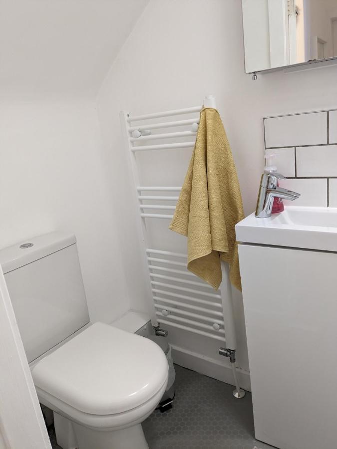 Private Room With Terrace And Free Parking EDI Exterior foto